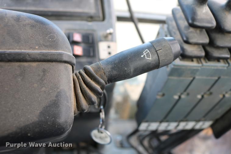 image for item DC3533 1998 New Holland TS110 tractor