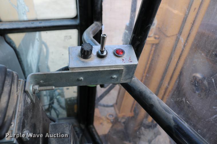 image for item DC3533 1998 New Holland TS110 tractor