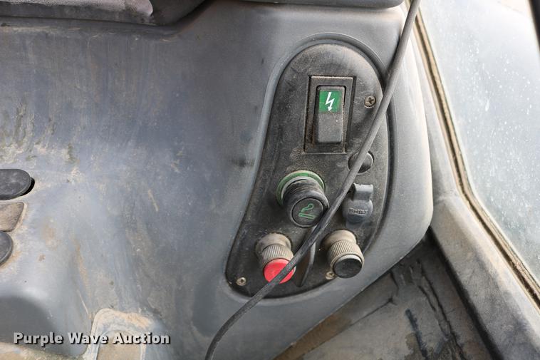 image for item DC3533 1998 New Holland TS110 tractor