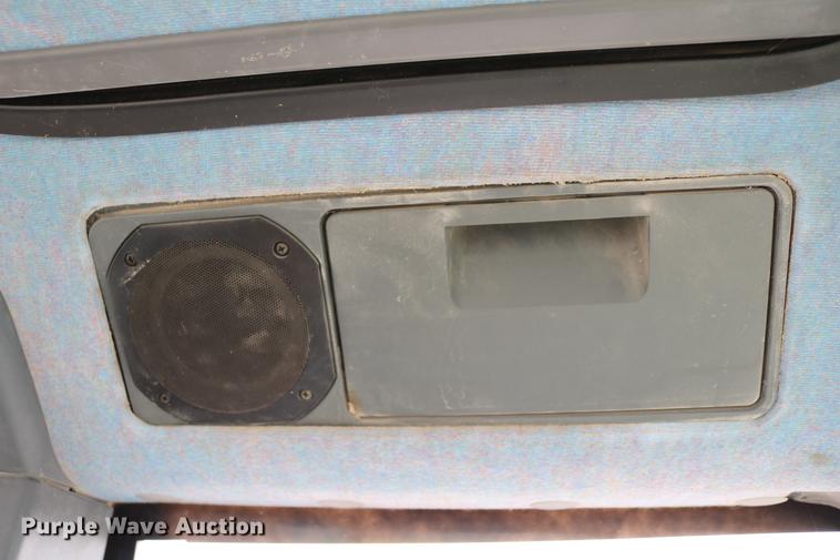 image for item DC3533 1998 New Holland TS110 tractor