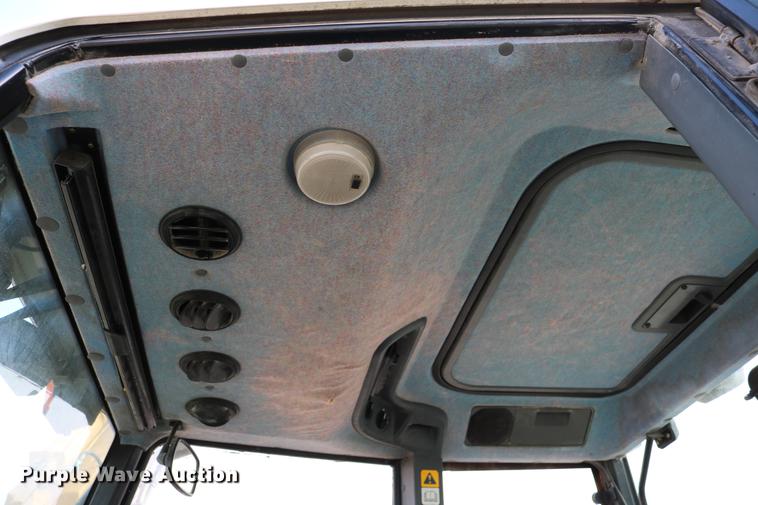 image for item DC3533 1998 New Holland TS110 tractor