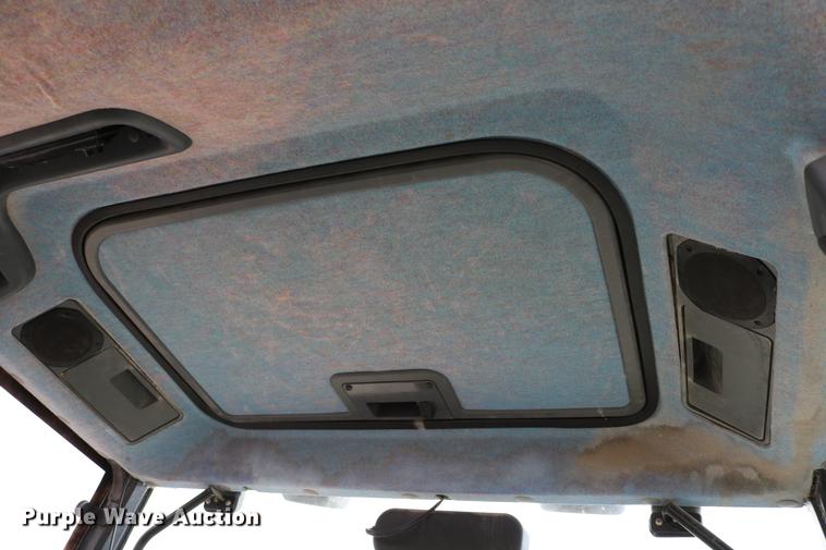 image for item DC3533 1998 New Holland TS110 tractor