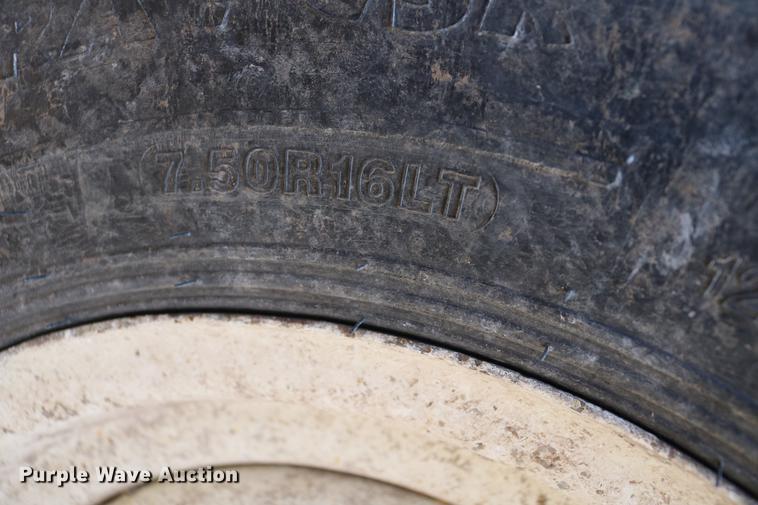 image for item DC3533 1998 New Holland TS110 tractor