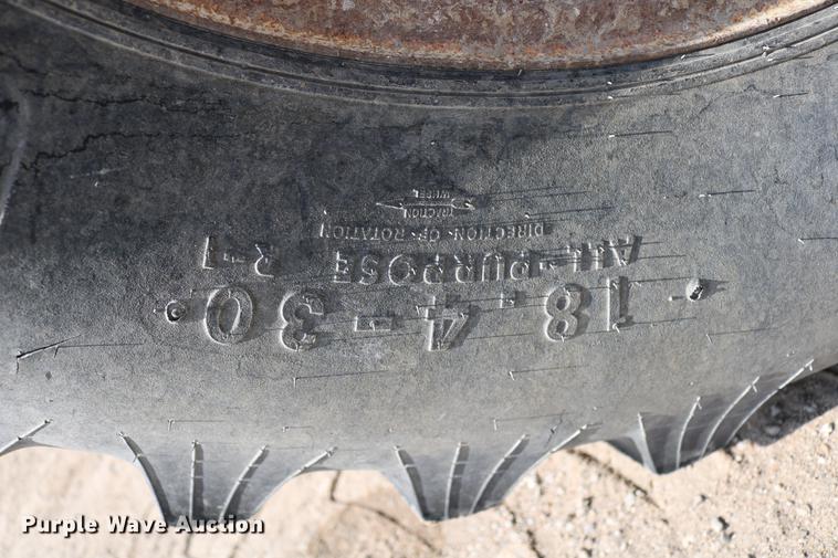 image for item DC3533 1998 New Holland TS110 tractor