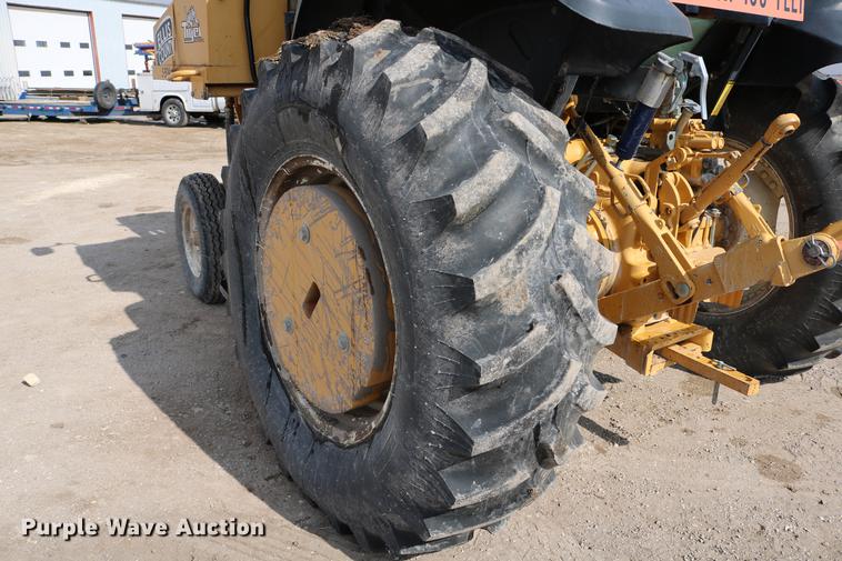 image for item DC3533 1998 New Holland TS110 tractor