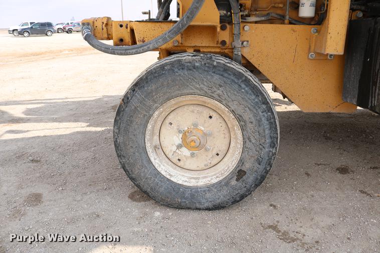 image for item DC3533 1998 New Holland TS110 tractor