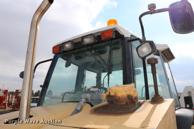 image for item DC3533 1998 New Holland TS110 tractor