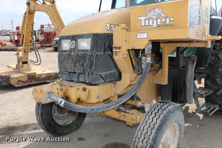 image for item DC3533 1998 New Holland TS110 tractor