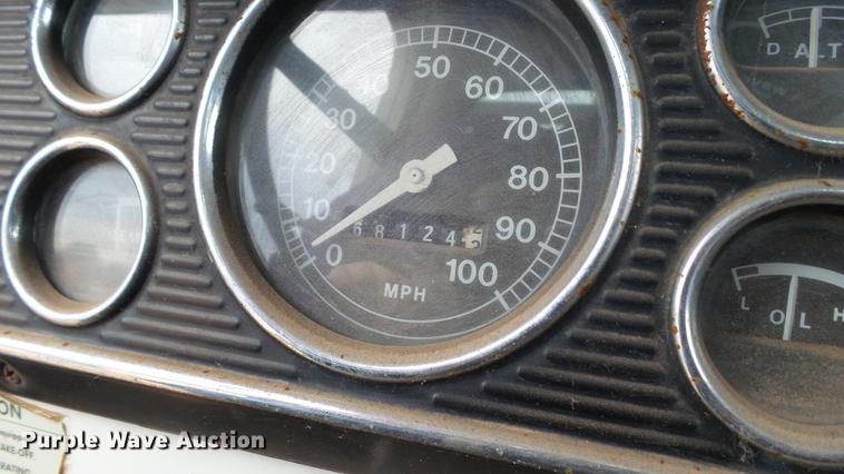 image for item DC4248 1974 Ford F600 flatbed truck