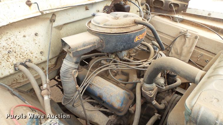 image for item DC4248 1974 Ford F600 flatbed truck