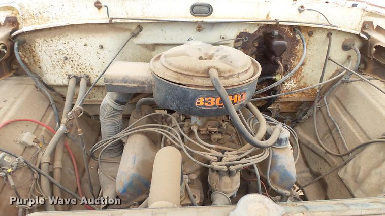 image for item DC4248 1974 Ford F600 flatbed truck