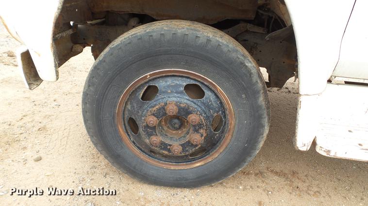 image for item DC4248 1974 Ford F600 flatbed truck