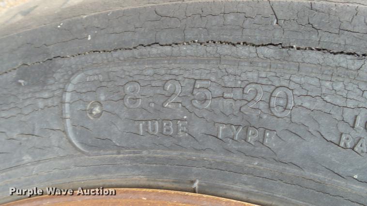 image for item DC4248 1974 Ford F600 flatbed truck