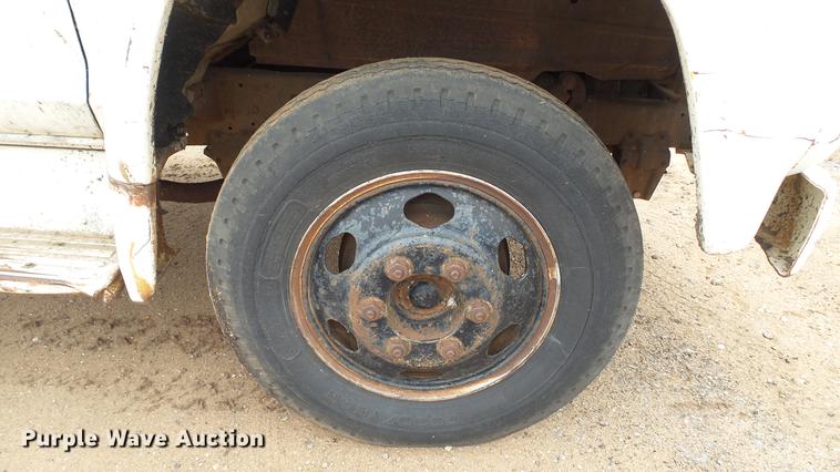 image for item DC4248 1974 Ford F600 flatbed truck