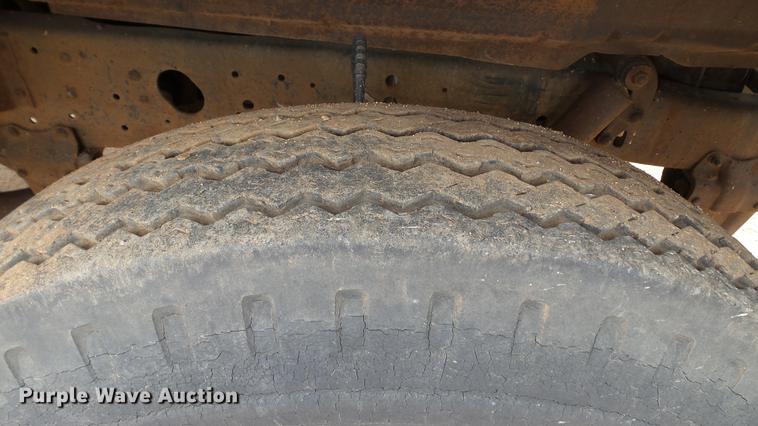 image for item DC4248 1974 Ford F600 flatbed truck