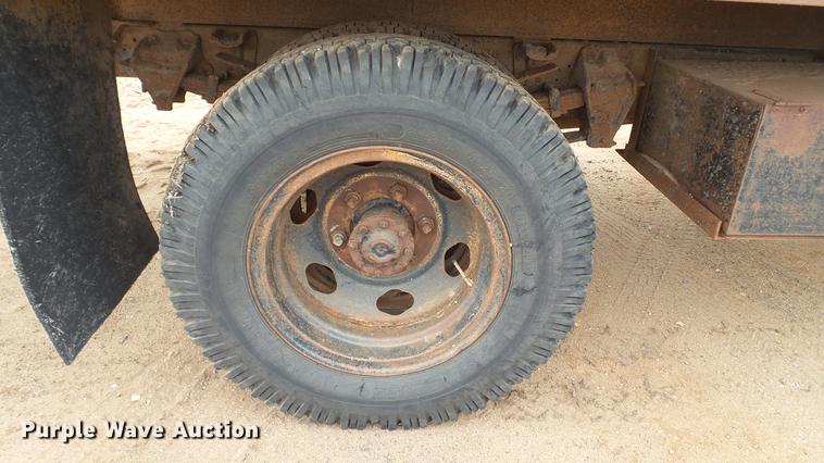 image for item DC4248 1974 Ford F600 flatbed truck