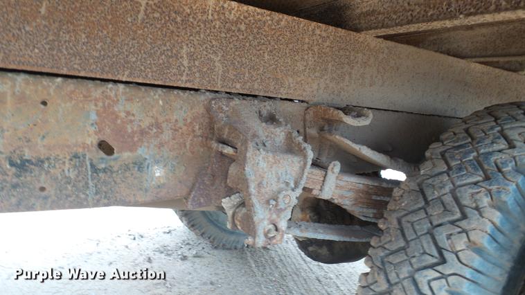 image for item DC4248 1974 Ford F600 flatbed truck