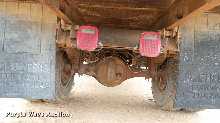 image for item DC4248 1974 Ford F600 flatbed truck