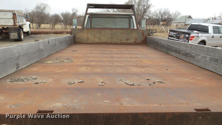 image for item DC4248 1974 Ford F600 flatbed truck