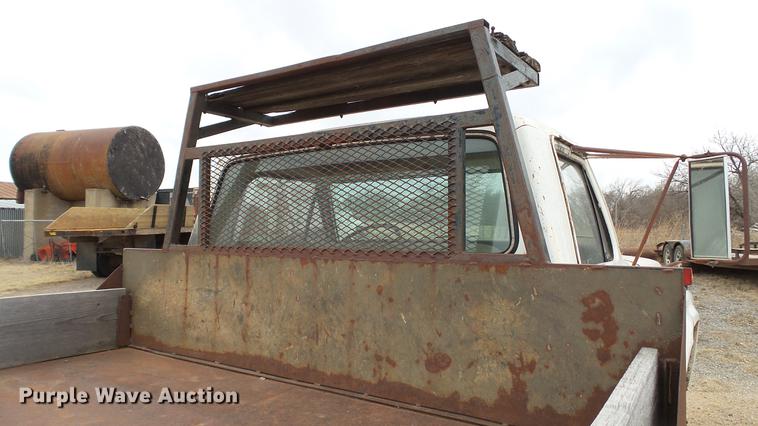 image for item DC4248 1974 Ford F600 flatbed truck