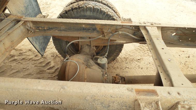 image for item DC4248 1974 Ford F600 flatbed truck