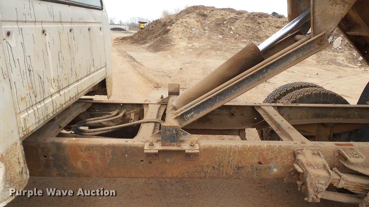 image for item DC4248 1974 Ford F600 flatbed truck