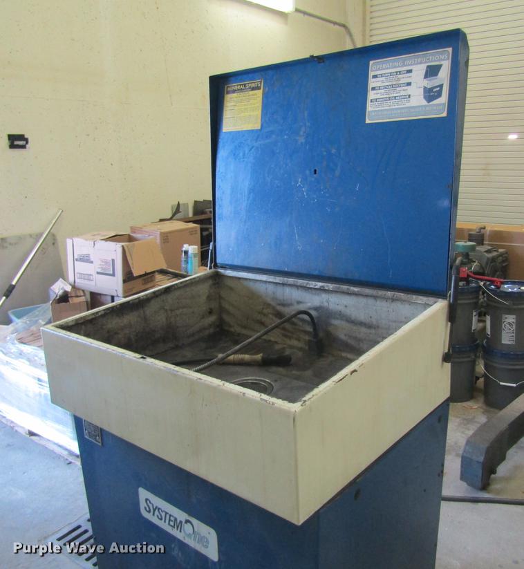 Mansur 500 parts washer in Hannibal, MO Item DC4411 sold Purple Wave