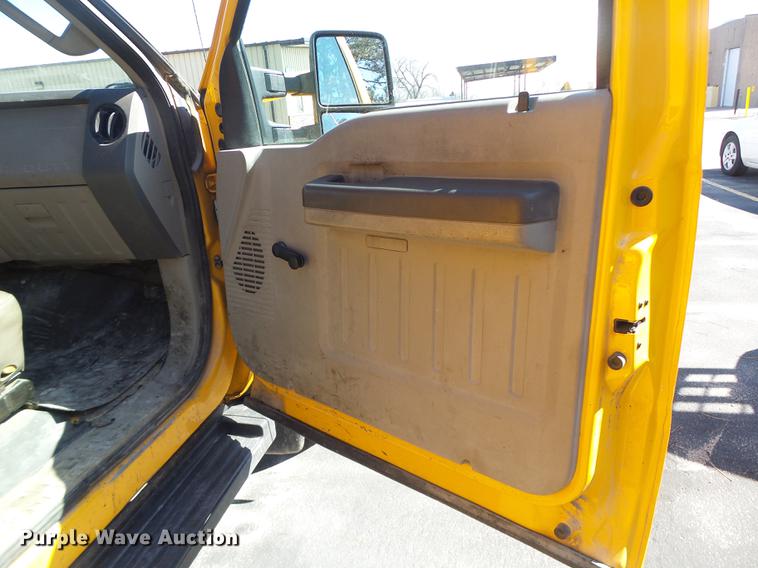 image for item DC4416 2008 Ford F550 Crew Cab dump truck