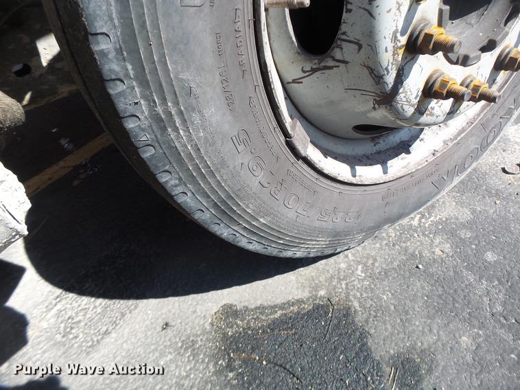 image for item DC4417 2008 Ford F550 Crew Cab flatbed dump truck