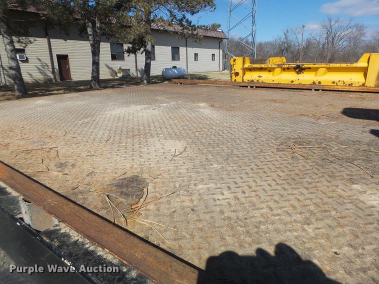 image for item DC4417 2008 Ford F550 Crew Cab flatbed dump truck