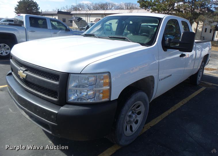 image for item DC4420 2007 Chevrolet Silverado 1500 Ext. Cab pickup truck