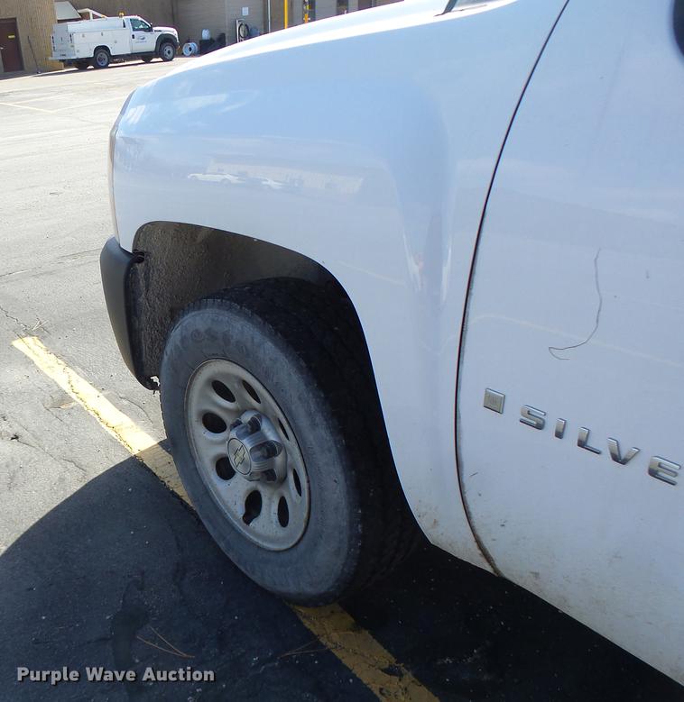 image for item DC4420 2007 Chevrolet Silverado 1500 Ext. Cab pickup truck