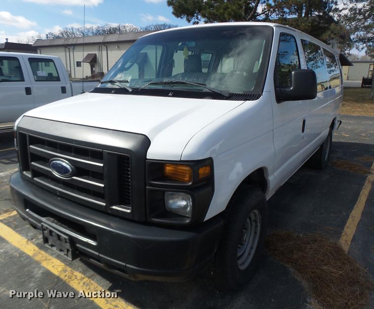 image for item DC4421 2009 Ford E350 Extended van