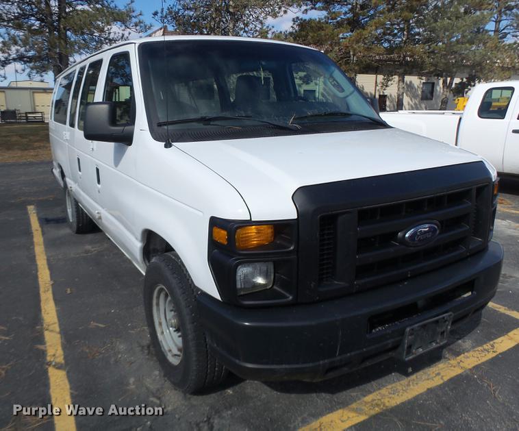 image for item DC4421 2009 Ford E350 Extended van