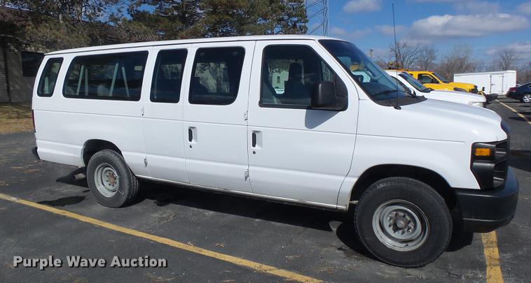 image for item DC4421 2009 Ford E350 Extended van