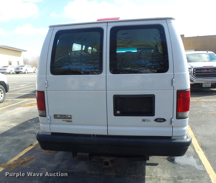 image for item DC4421 2009 Ford E350 Extended van