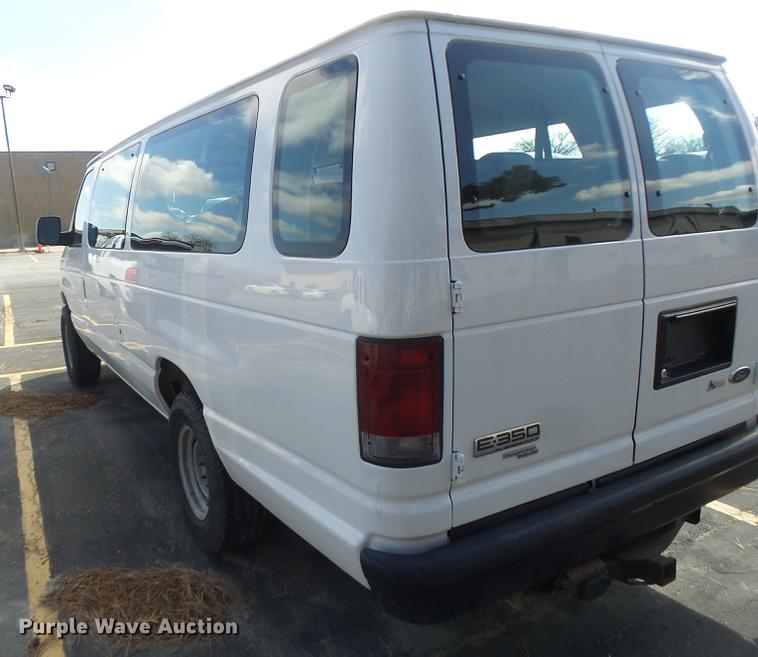 image for item DC4421 2009 Ford E350 Extended van