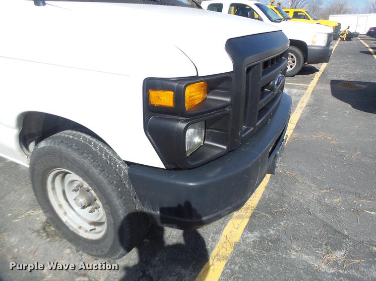 image for item DC4421 2009 Ford E350 Extended van