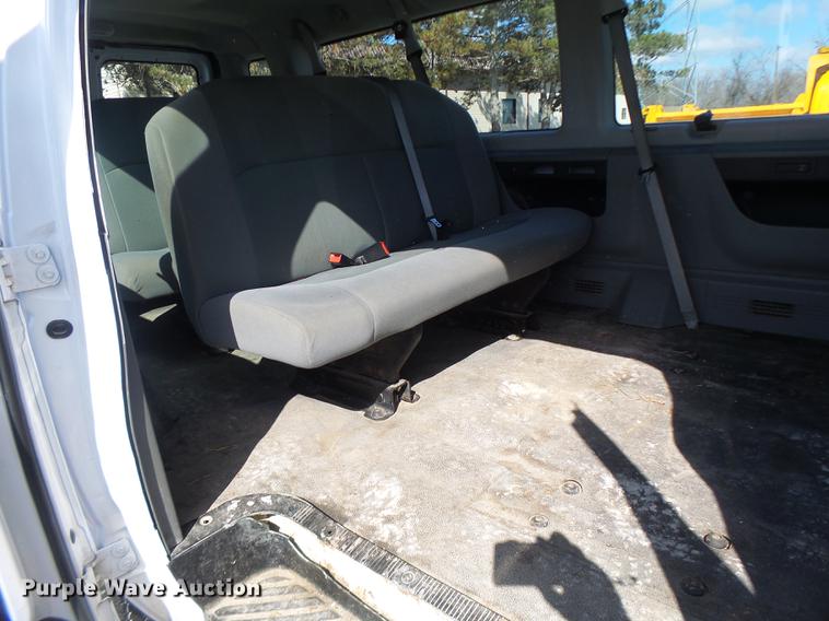 image for item DC4421 2009 Ford E350 Extended van
