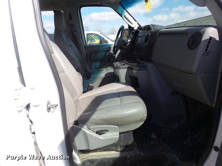 image for item DC4421 2009 Ford E350 Extended van