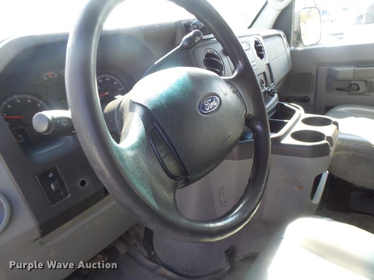 image for item DC4421 2009 Ford E350 Extended van