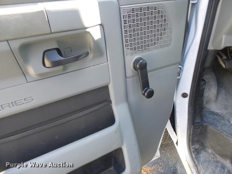 image for item DC4421 2009 Ford E350 Extended van