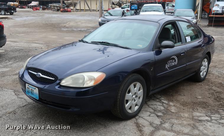 image for item DD5458 2001 Ford Taurus LX