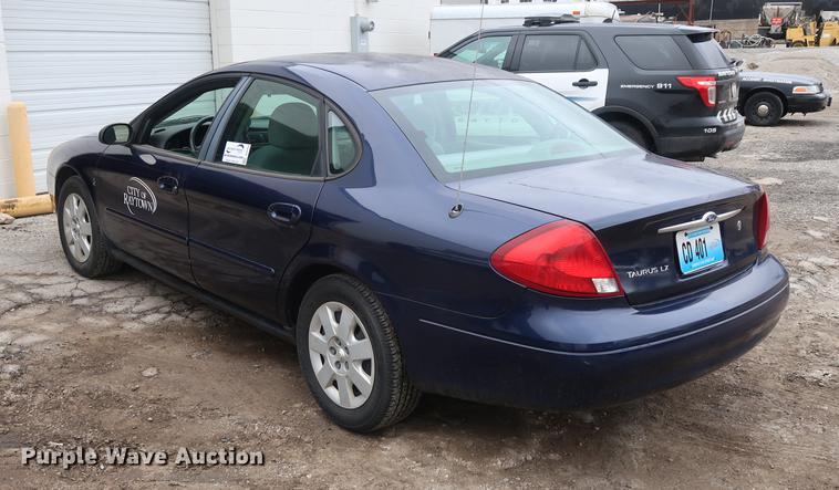 image for item DD5458 2001 Ford Taurus LX