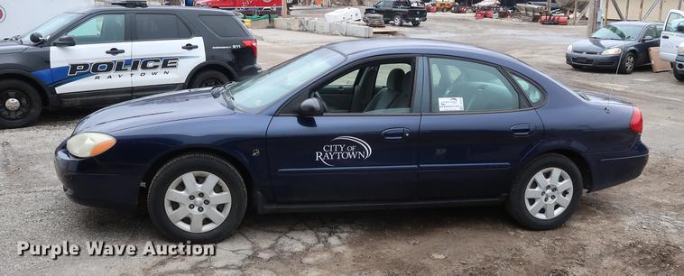 image for item DD5458 2001 Ford Taurus LX