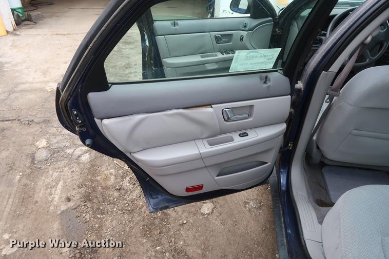 image for item DD5458 2001 Ford Taurus LX