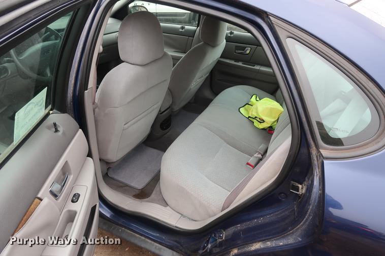 image for item DD5458 2001 Ford Taurus LX