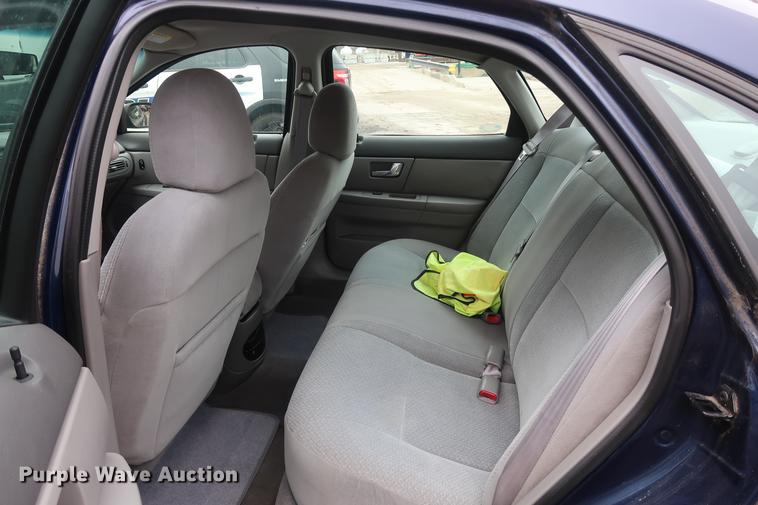 image for item DD5458 2001 Ford Taurus LX