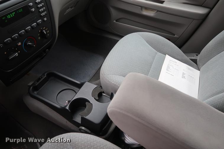 image for item DD5458 2001 Ford Taurus LX