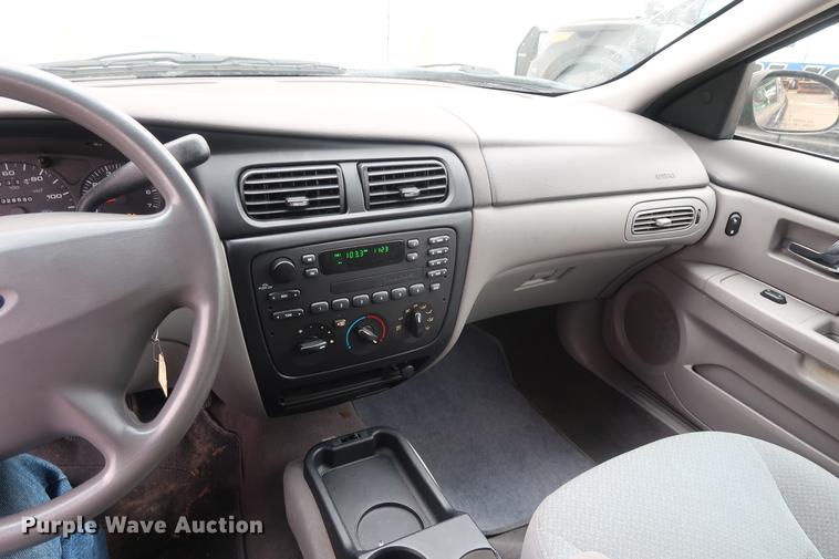 image for item DD5458 2001 Ford Taurus LX